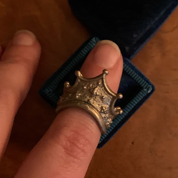 Vintage Crown Ring - Picture 2 of 2